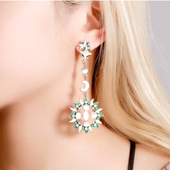 Gold teal crystal opalescent sun moon stars earrings - Picture 4 of 9